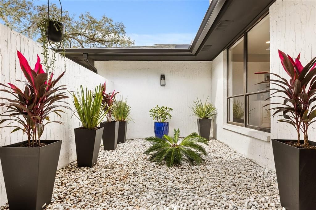 Active With Contract: $715,000 (5 beds, 3 baths, 2634 Square Feet)