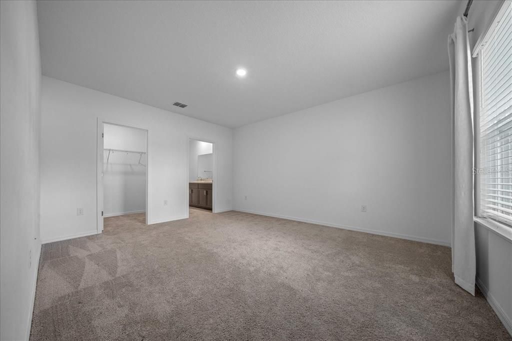 Active With Contract: $284,900 (4 beds, 2 baths, 1884 Square Feet)