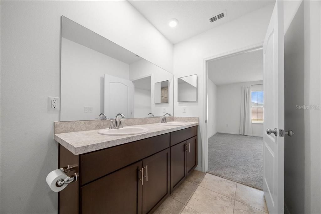 Active With Contract: $284,900 (4 beds, 2 baths, 1884 Square Feet)