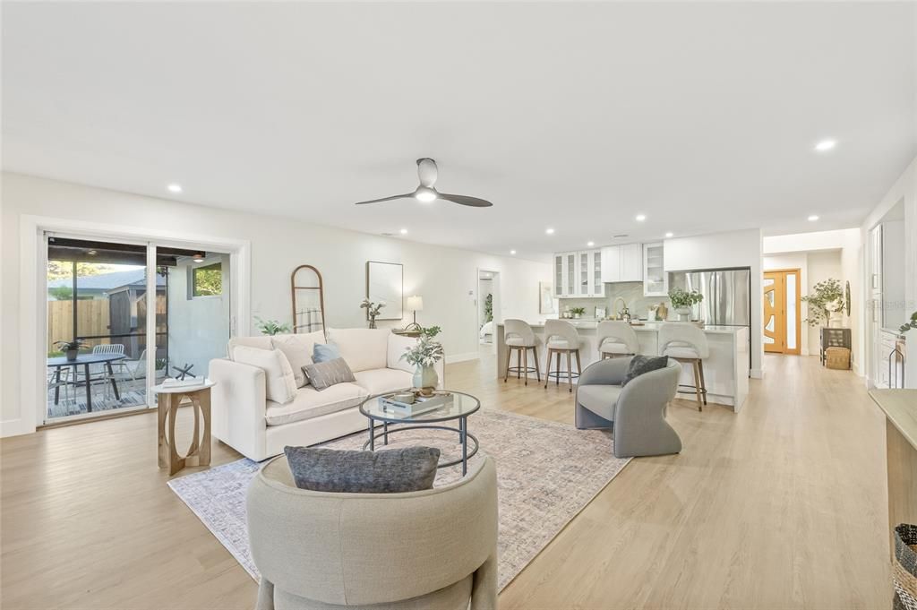 На продажу: $1,100,000 (4 спален, 3 ванн, 3738 Квадратных фут)