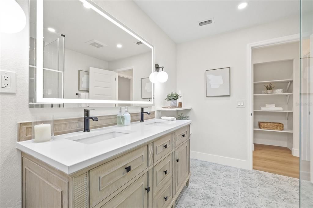 На продажу: $1,100,000 (4 спален, 3 ванн, 3738 Квадратных фут)