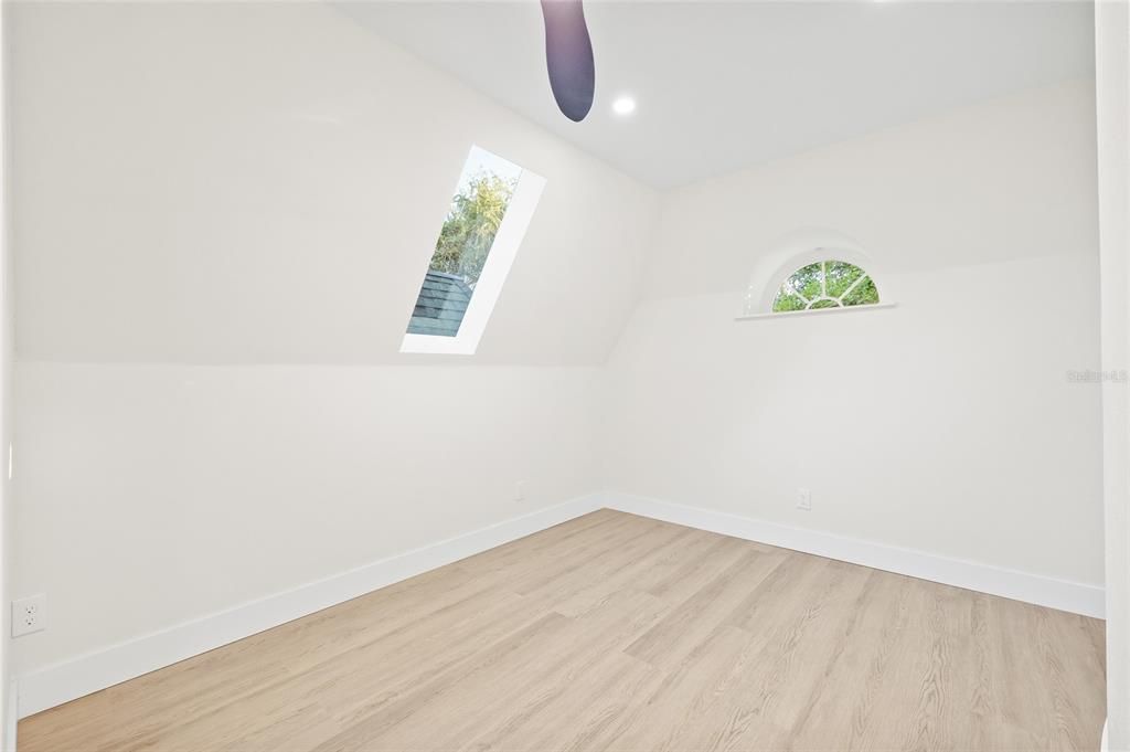 На продажу: $1,100,000 (4 спален, 3 ванн, 3738 Квадратных фут)