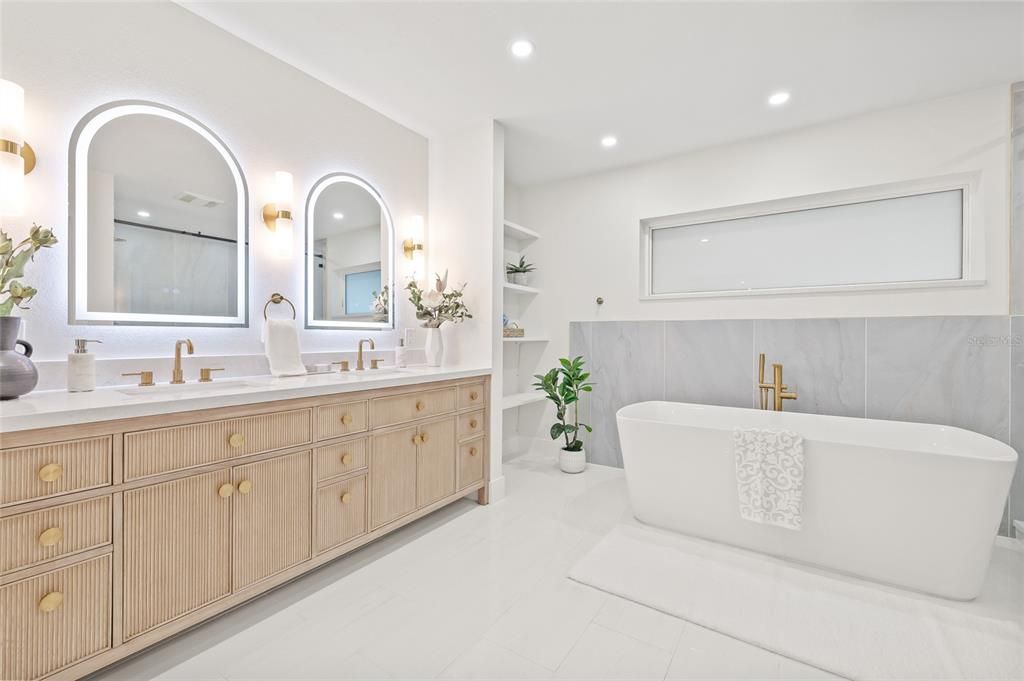 На продажу: $1,100,000 (4 спален, 3 ванн, 3738 Квадратных фут)