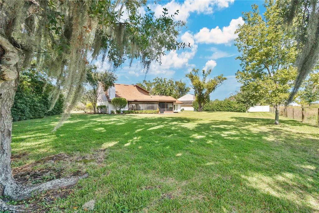 合同活跃: $549,900 (4 贝兹, 3 浴室, 2940 平方英尺)