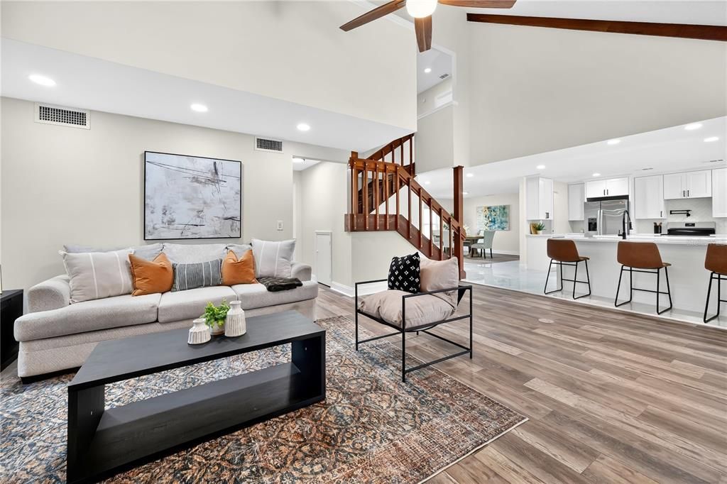 合同活跃: $549,900 (4 贝兹, 3 浴室, 2940 平方英尺)