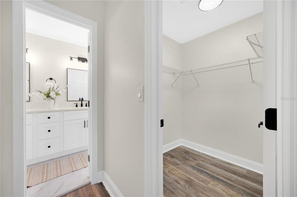 合同活跃: $549,900 (4 贝兹, 3 浴室, 2940 平方英尺)