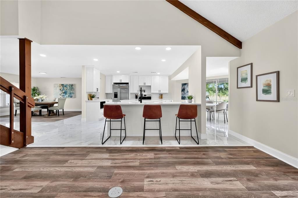 合同活跃: $549,900 (4 贝兹, 3 浴室, 2940 平方英尺)