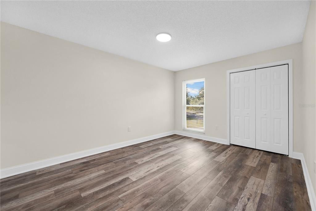 合同活跃: $549,900 (4 贝兹, 3 浴室, 2940 平方英尺)