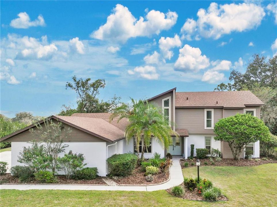 合同活跃: $549,900 (4 贝兹, 3 浴室, 2940 平方英尺)