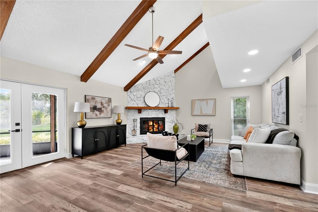 合同活跃: $549,900 (4 贝兹, 3 浴室, 2940 平方英尺)