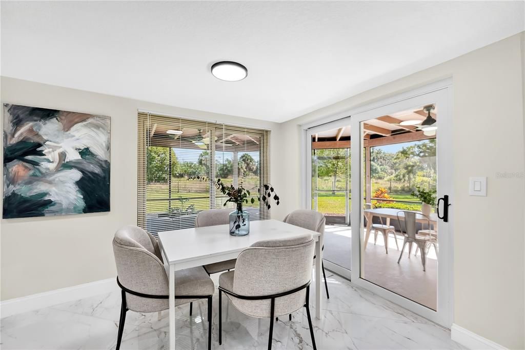 合同活跃: $549,900 (4 贝兹, 3 浴室, 2940 平方英尺)