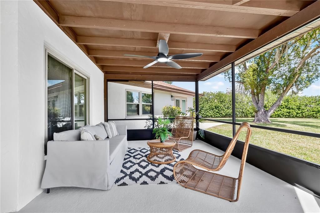 合同活跃: $549,900 (4 贝兹, 3 浴室, 2940 平方英尺)