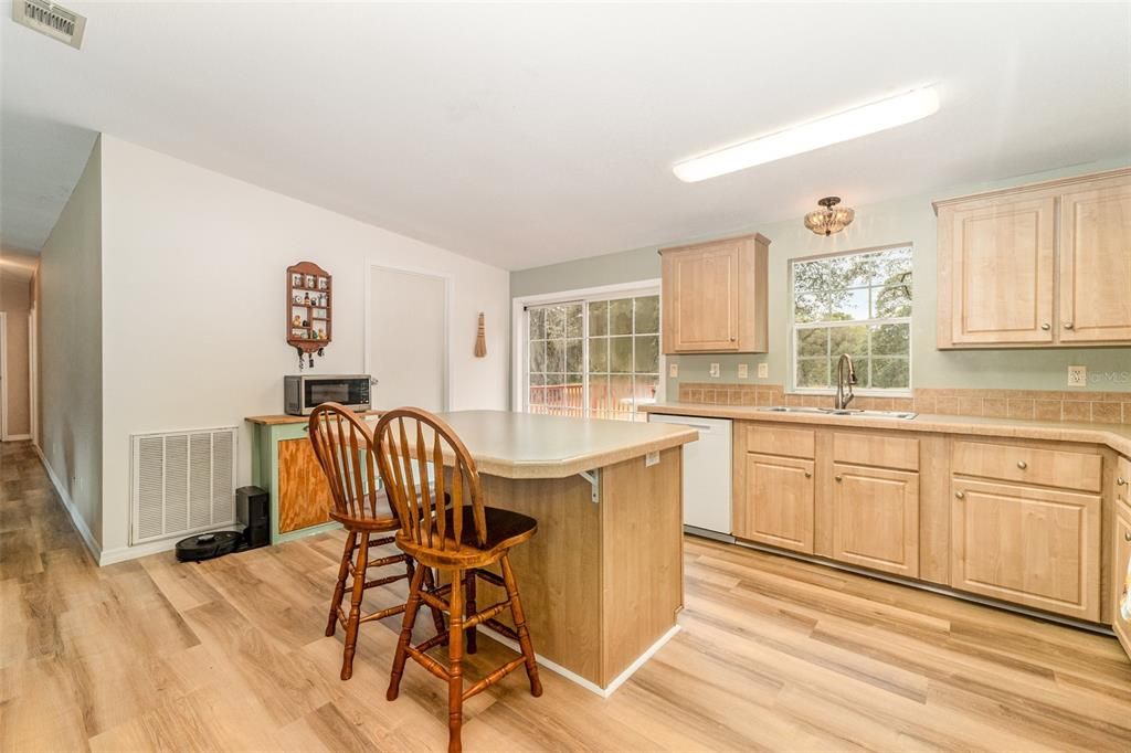 待售: $339,000 (3 贝兹, 2 浴室, 1920 平方英尺)