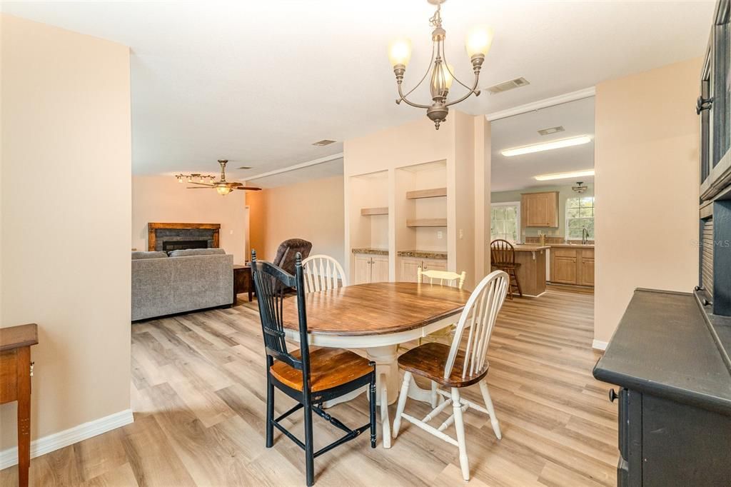 待售: $339,000 (3 贝兹, 2 浴室, 1920 平方英尺)