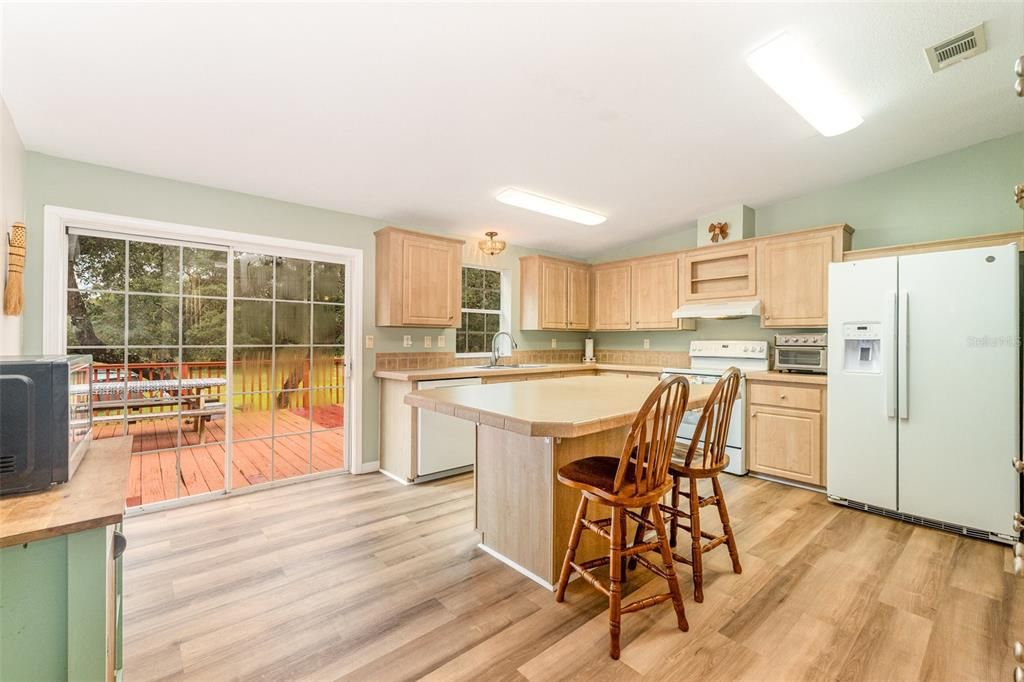 待售: $339,000 (3 贝兹, 2 浴室, 1920 平方英尺)