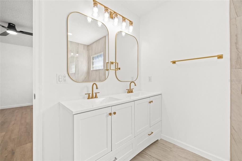 For Sale: $339,900 (4 beds, 2 baths, 1845 Square Feet)