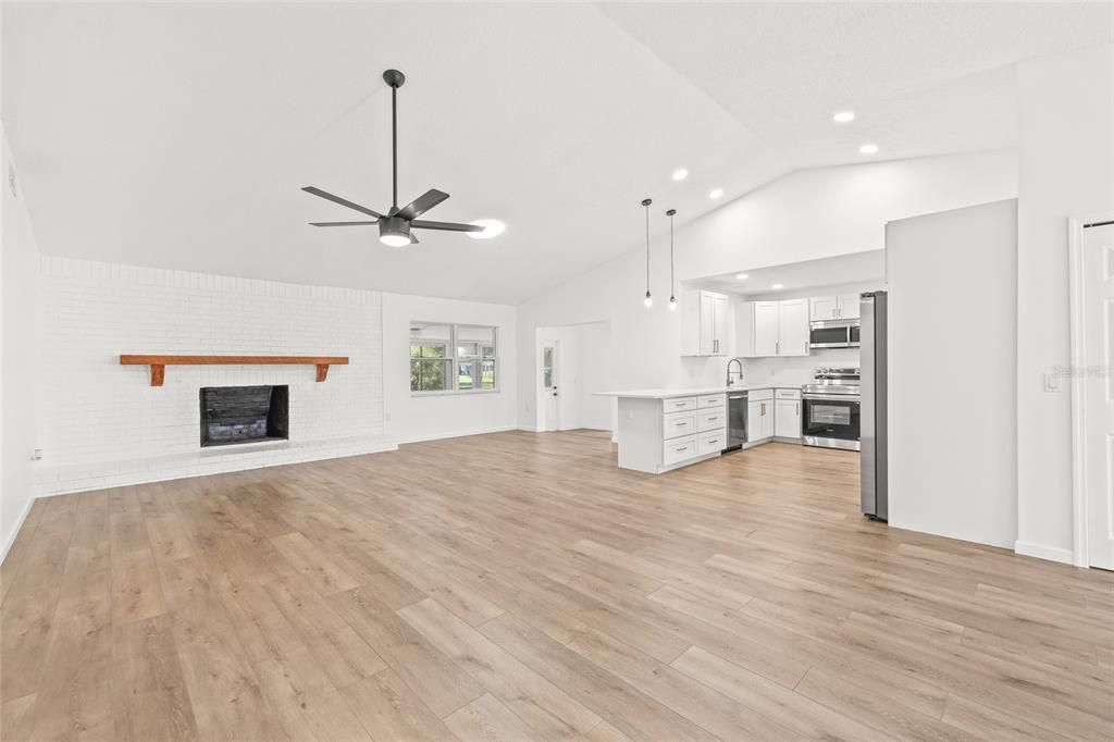 For Sale: $339,900 (4 beds, 2 baths, 1845 Square Feet)