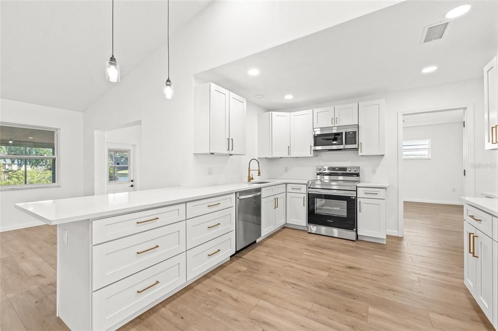 For Sale: $339,900 (4 beds, 2 baths, 1845 Square Feet)