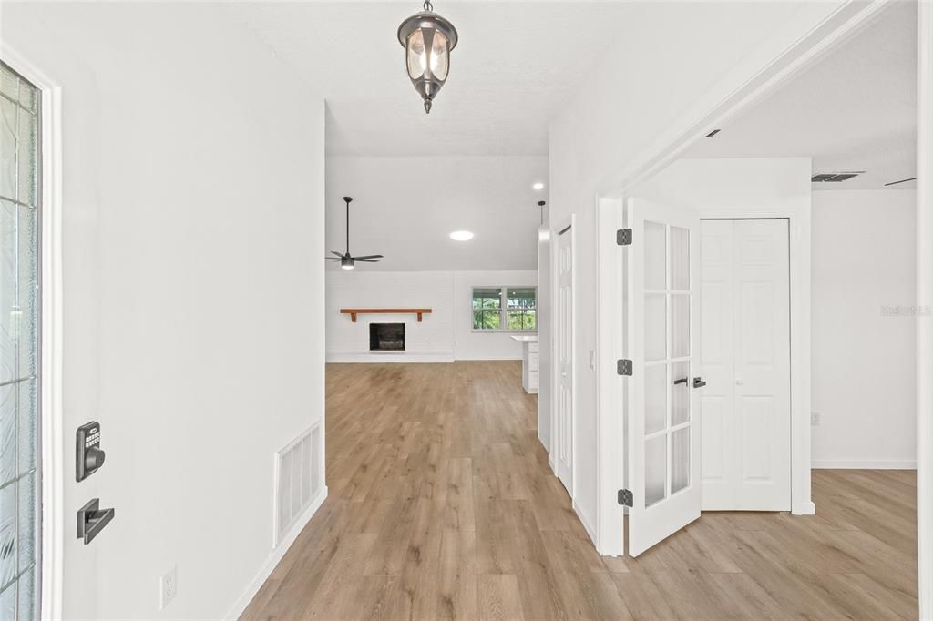 For Sale: $339,900 (4 beds, 2 baths, 1845 Square Feet)