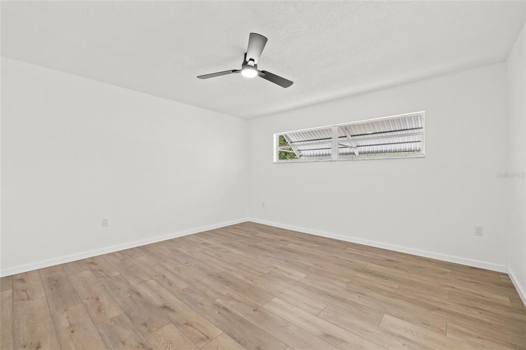 For Sale: $339,900 (4 beds, 2 baths, 1845 Square Feet)