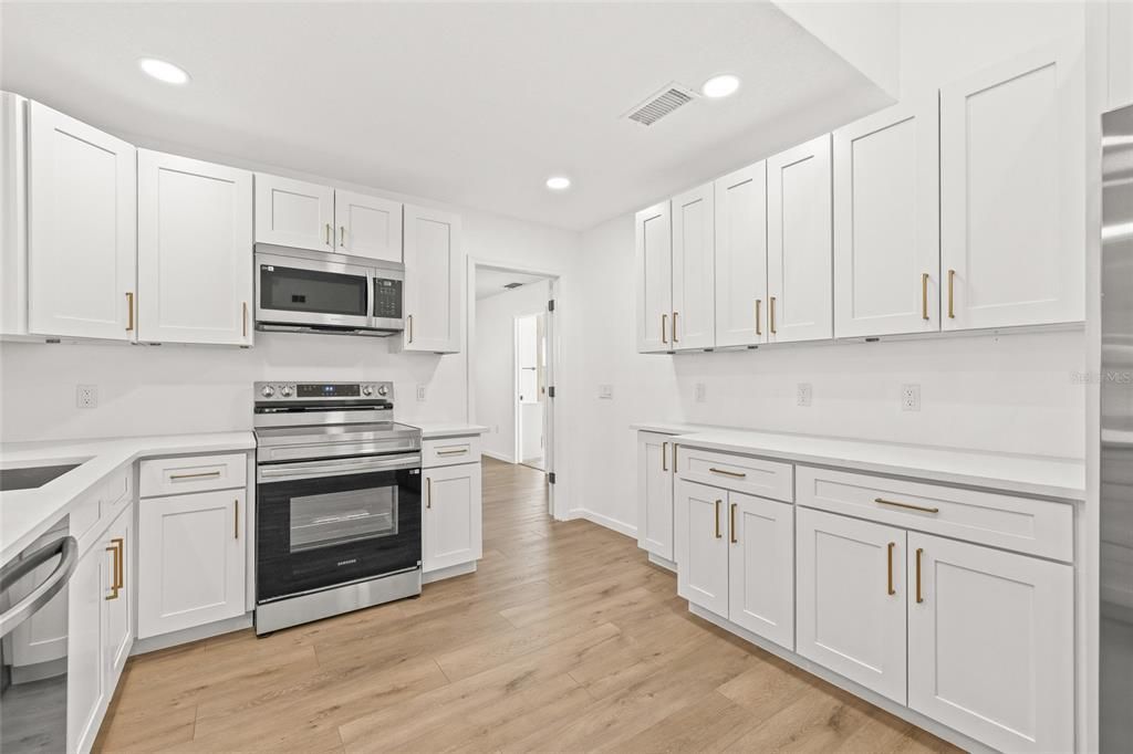 For Sale: $339,900 (4 beds, 2 baths, 1845 Square Feet)