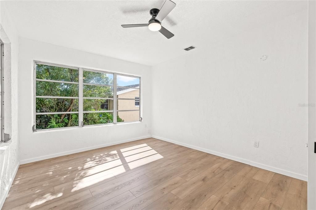 For Sale: $339,900 (4 beds, 2 baths, 1845 Square Feet)