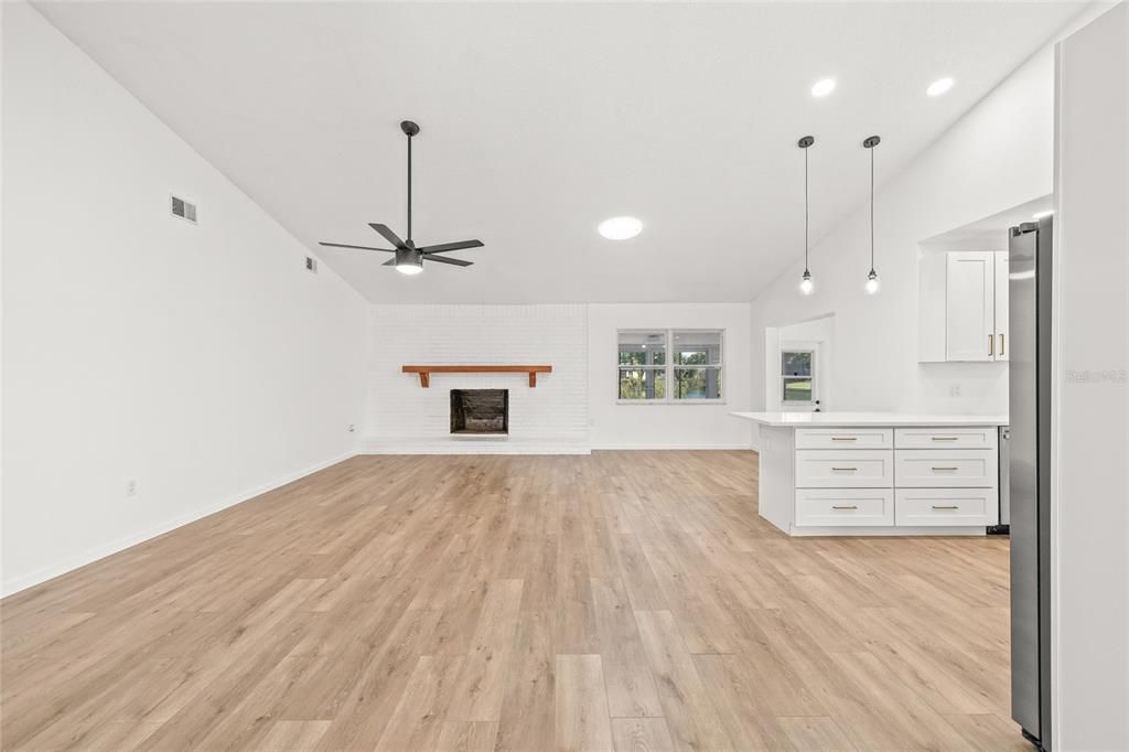 For Sale: $339,900 (4 beds, 2 baths, 1845 Square Feet)