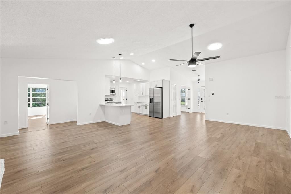 For Sale: $339,900 (4 beds, 2 baths, 1845 Square Feet)