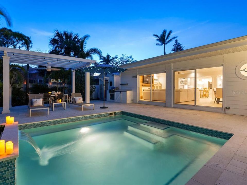 En Venta: $2,499,000 (4 camas, 3 baños, 2743 Pies cuadrados)