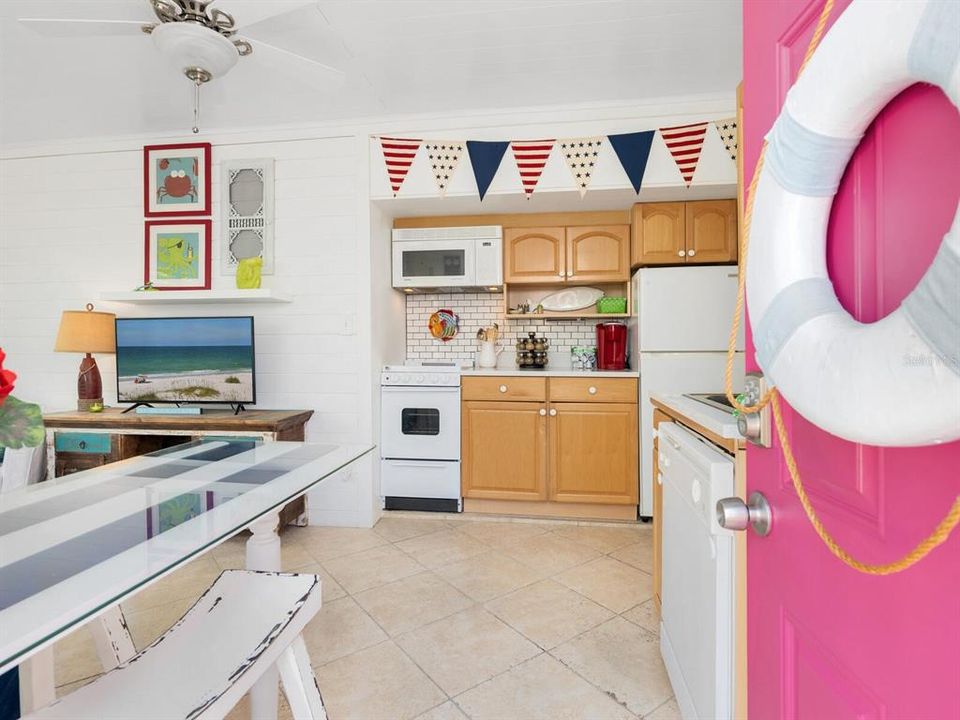 En Venta: $2,499,000 (4 camas, 3 baños, 2743 Pies cuadrados)