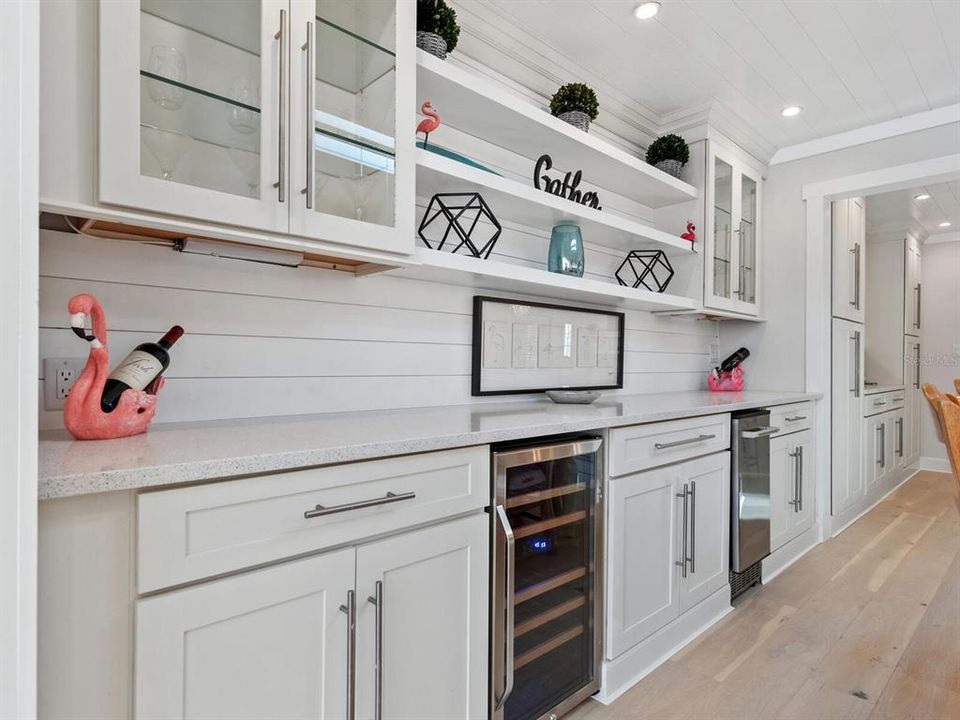 En Venta: $2,499,000 (4 camas, 3 baños, 2743 Pies cuadrados)