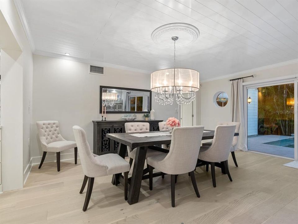 En Venta: $2,499,000 (4 camas, 3 baños, 2743 Pies cuadrados)