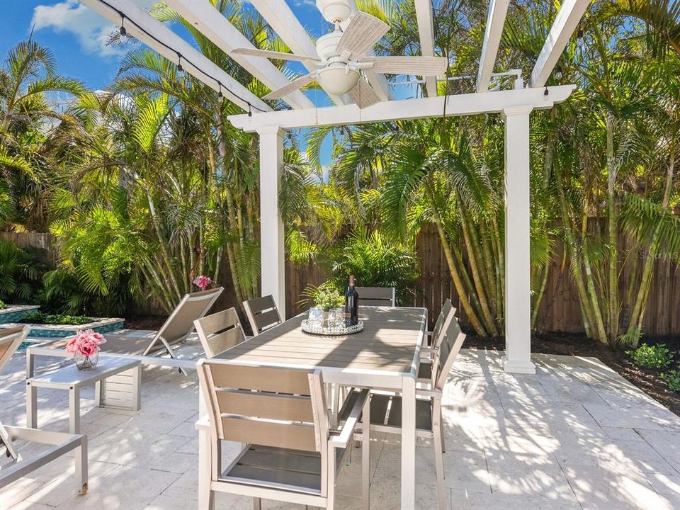 En Venta: $2,499,000 (4 camas, 3 baños, 2743 Pies cuadrados)