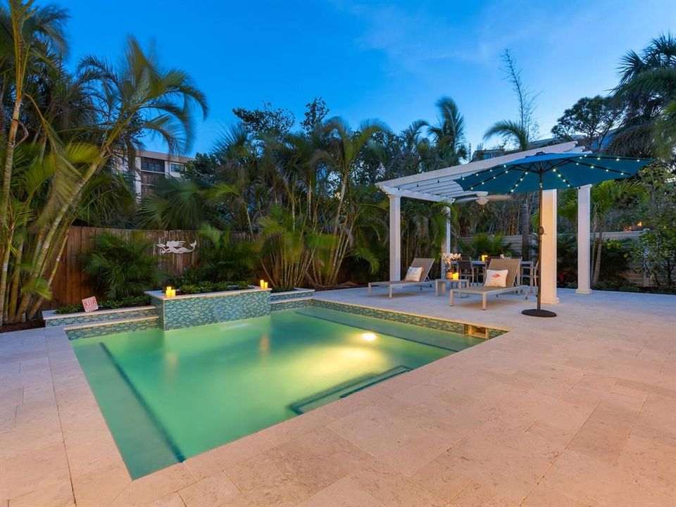 En Venta: $2,499,000 (4 camas, 3 baños, 2743 Pies cuadrados)