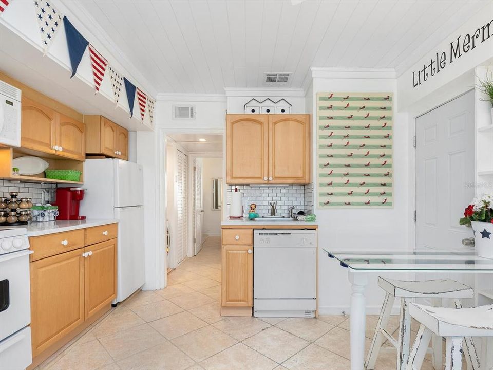 En Venta: $2,499,000 (4 camas, 3 baños, 2743 Pies cuadrados)