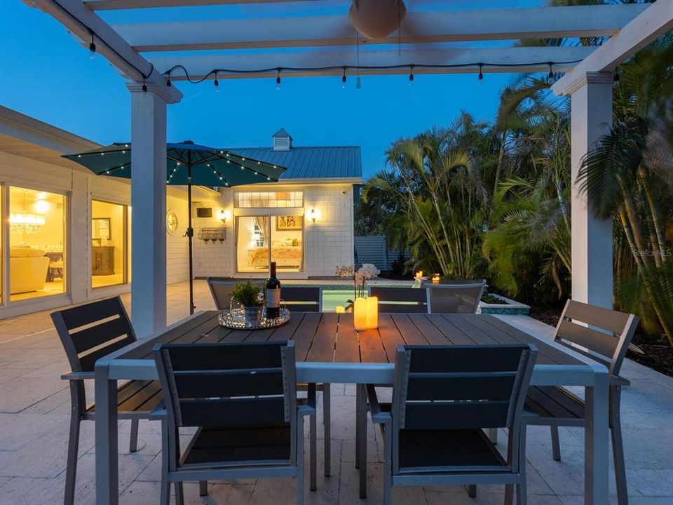 En Venta: $2,499,000 (4 camas, 3 baños, 2743 Pies cuadrados)