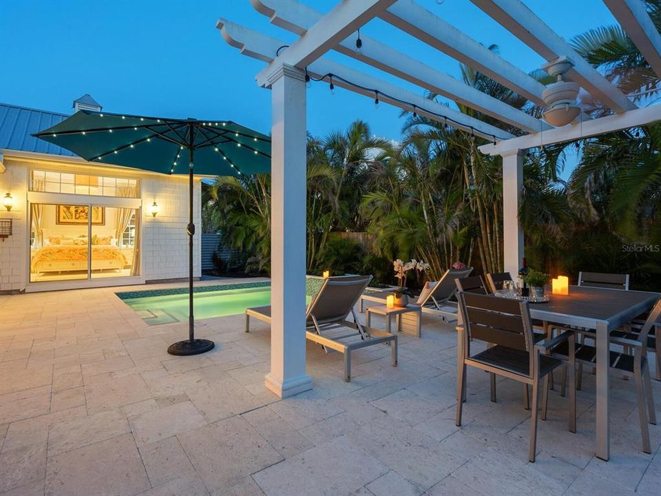 En Venta: $2,499,000 (4 camas, 3 baños, 2743 Pies cuadrados)