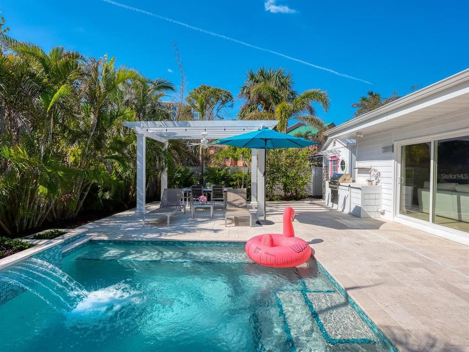 En Venta: $2,499,000 (4 camas, 3 baños, 2743 Pies cuadrados)