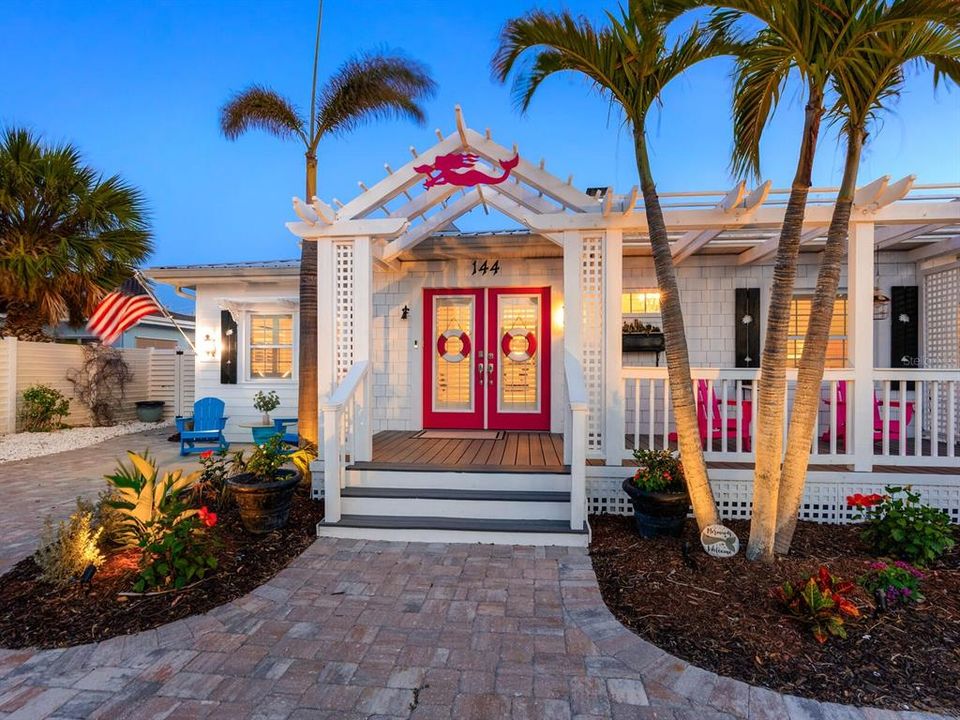 En Venta: $2,499,000 (4 camas, 3 baños, 2743 Pies cuadrados)