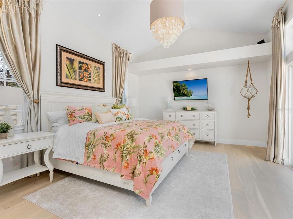 En Venta: $2,499,000 (4 camas, 3 baños, 2743 Pies cuadrados)