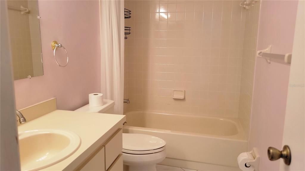 For Sale: $185,000 (2 beds, 2 baths, 1144 Square Feet)