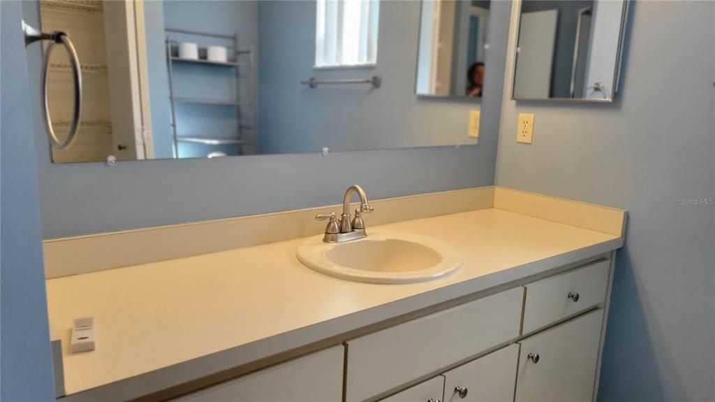 For Sale: $185,000 (2 beds, 2 baths, 1144 Square Feet)