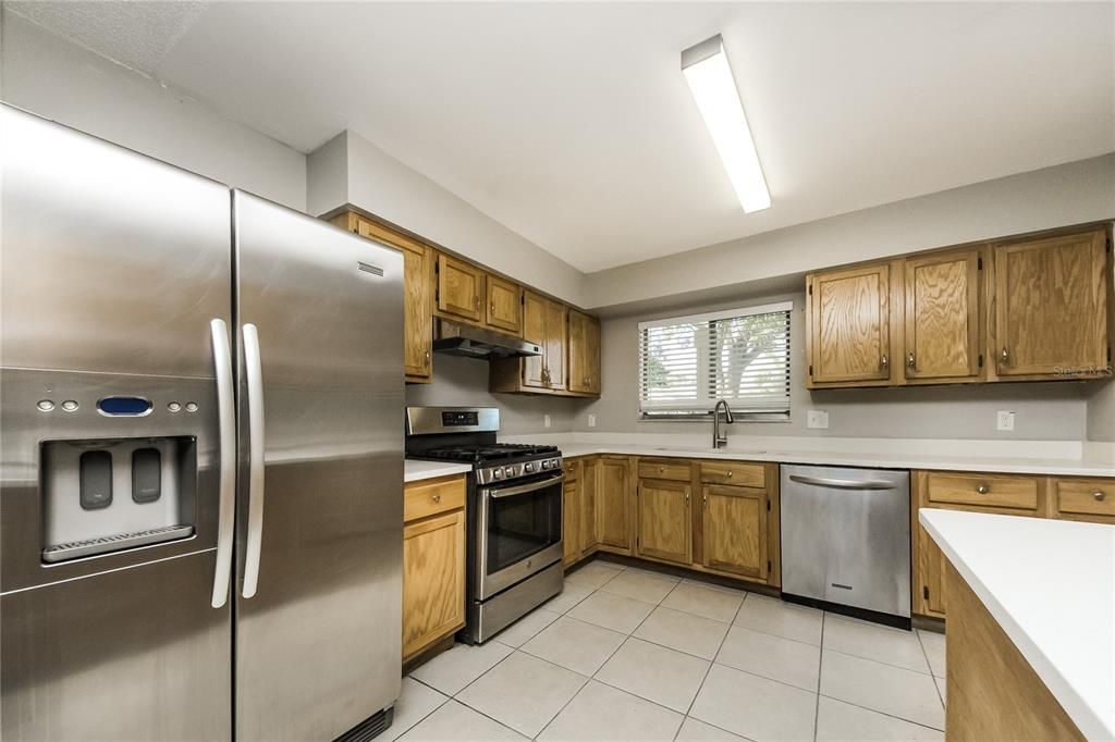 For Rent: $2,340 (4 beds, 2 baths, 1620 Square Feet)