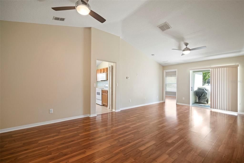 En Venta: $290,000 (3 camas, 2 baños, 1278 Pies cuadrados)