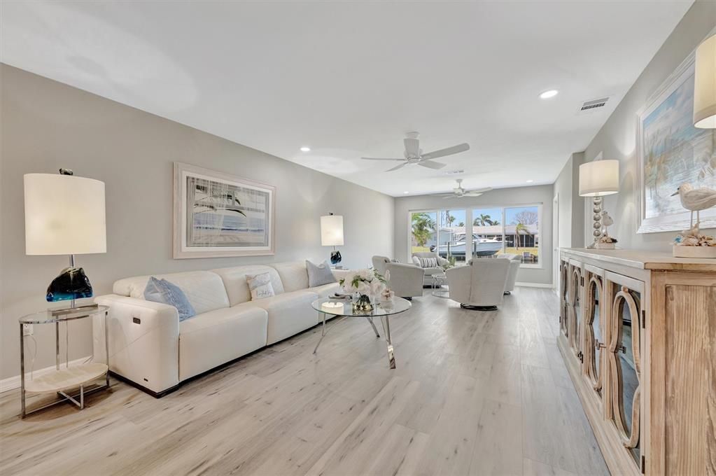 出租: $2,150 (2 贝兹, 2 浴室, 1078 平方英尺)