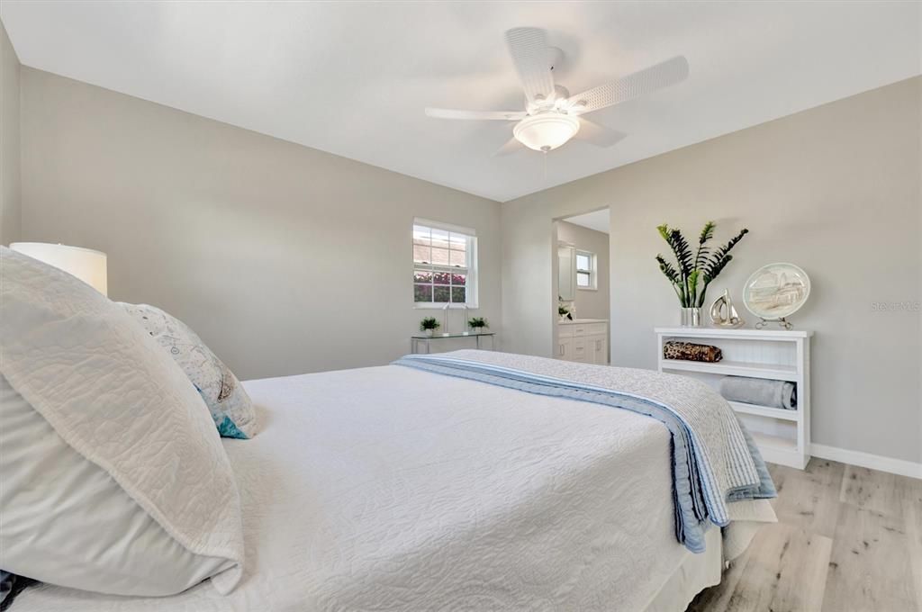 出租: $2,150 (2 贝兹, 2 浴室, 1078 平方英尺)