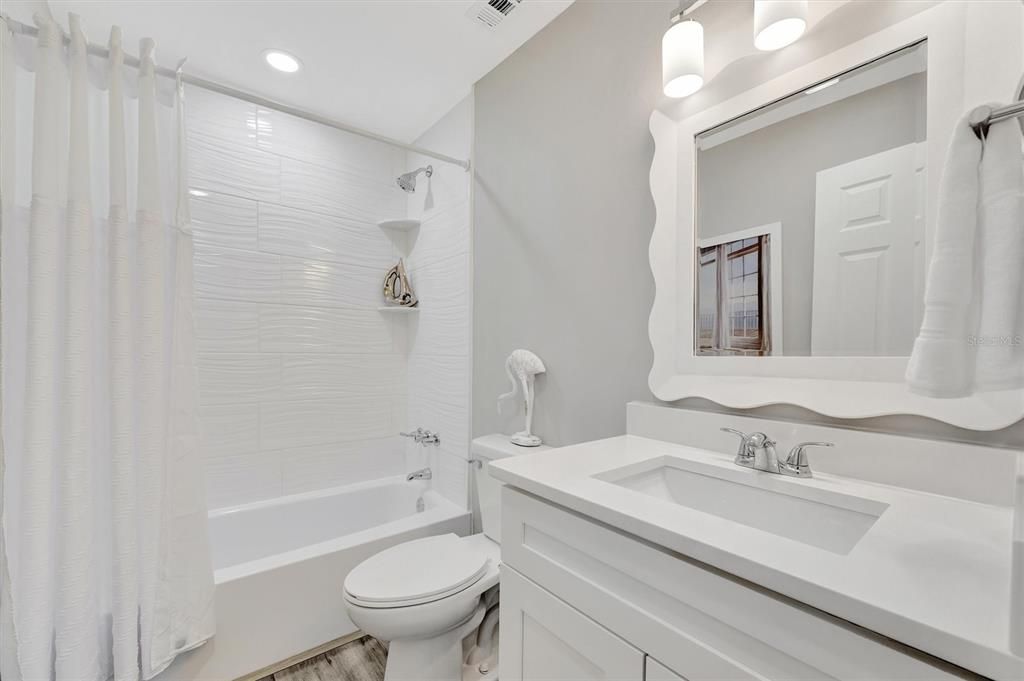 出租: $2,150 (2 贝兹, 2 浴室, 1078 平方英尺)