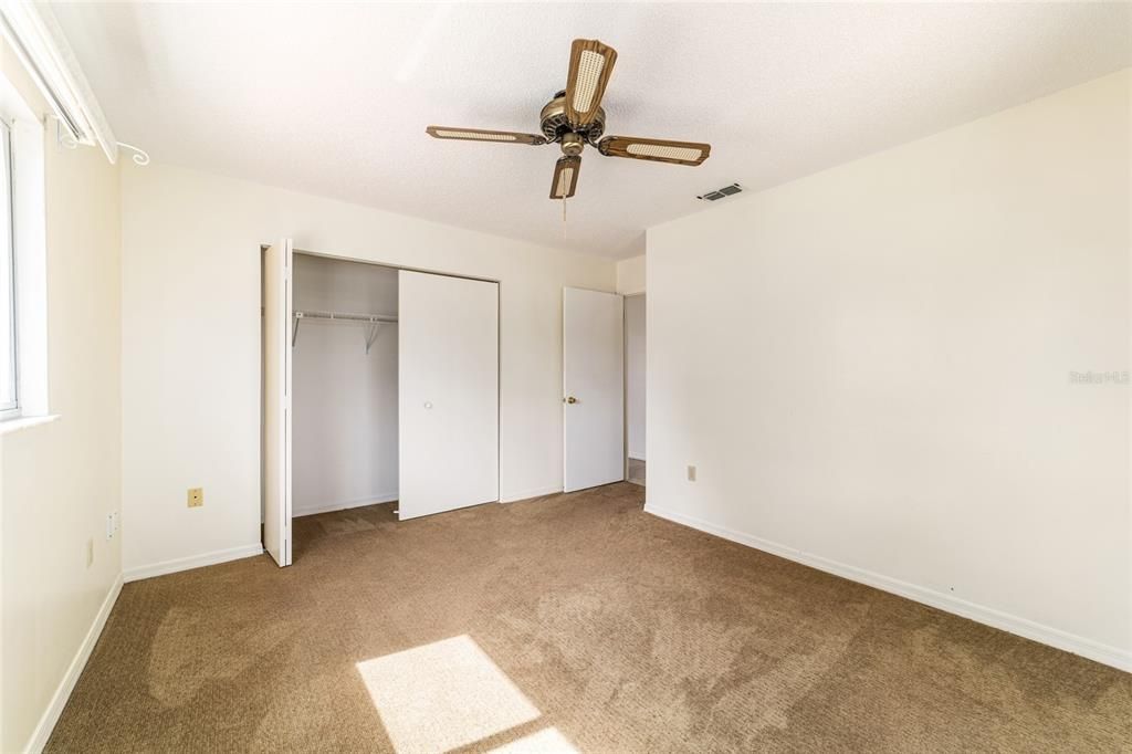 Active With Contract: $152,000 (2 beds, 2 baths, 1288 Square Feet)