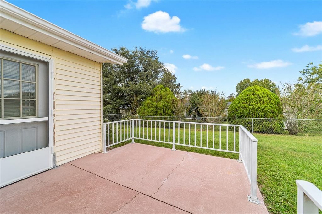 Active With Contract: $152,000 (2 beds, 2 baths, 1288 Square Feet)