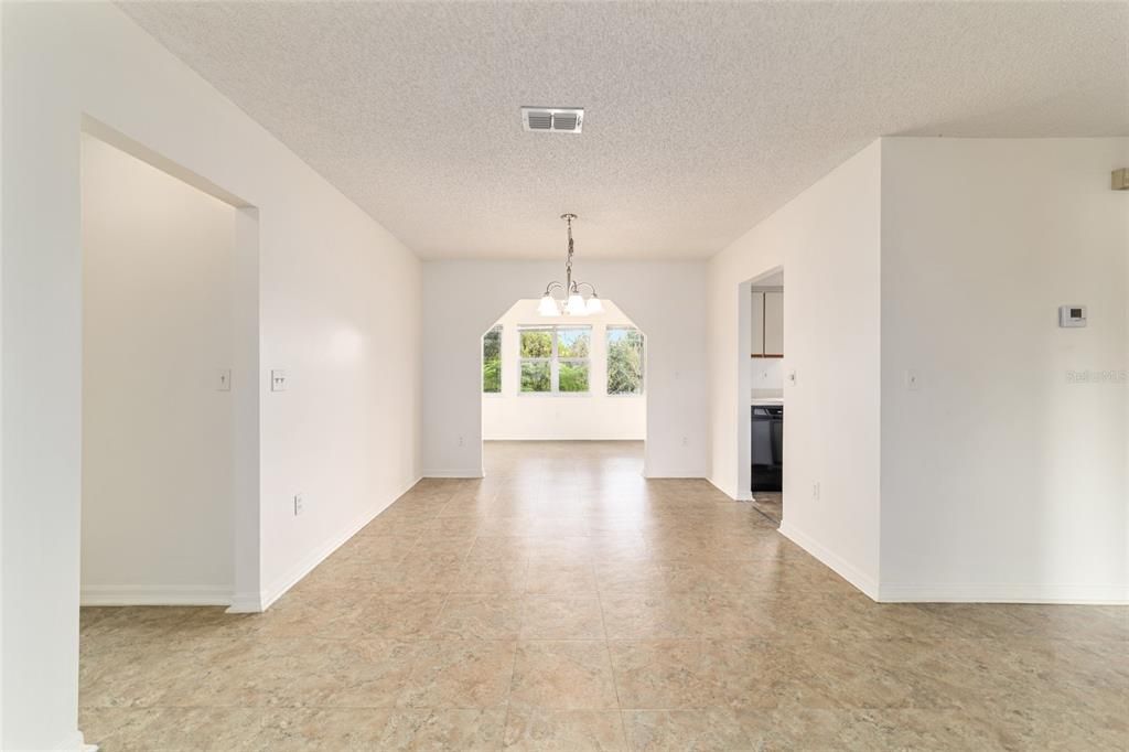 Active With Contract: $152,000 (2 beds, 2 baths, 1288 Square Feet)